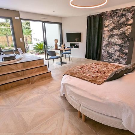 Les Suites Du Payre - Suite Romance Saint-Hilaire-de-Talmont Экстерьер фото