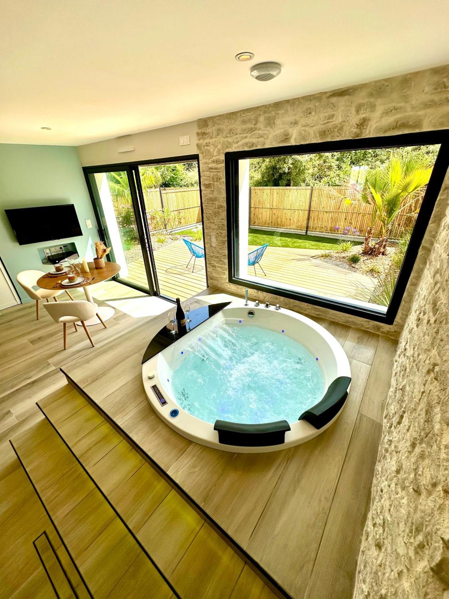 Les Suites Du Payre - Suite Romance Saint-Hilaire-de-Talmont Экстерьер фото