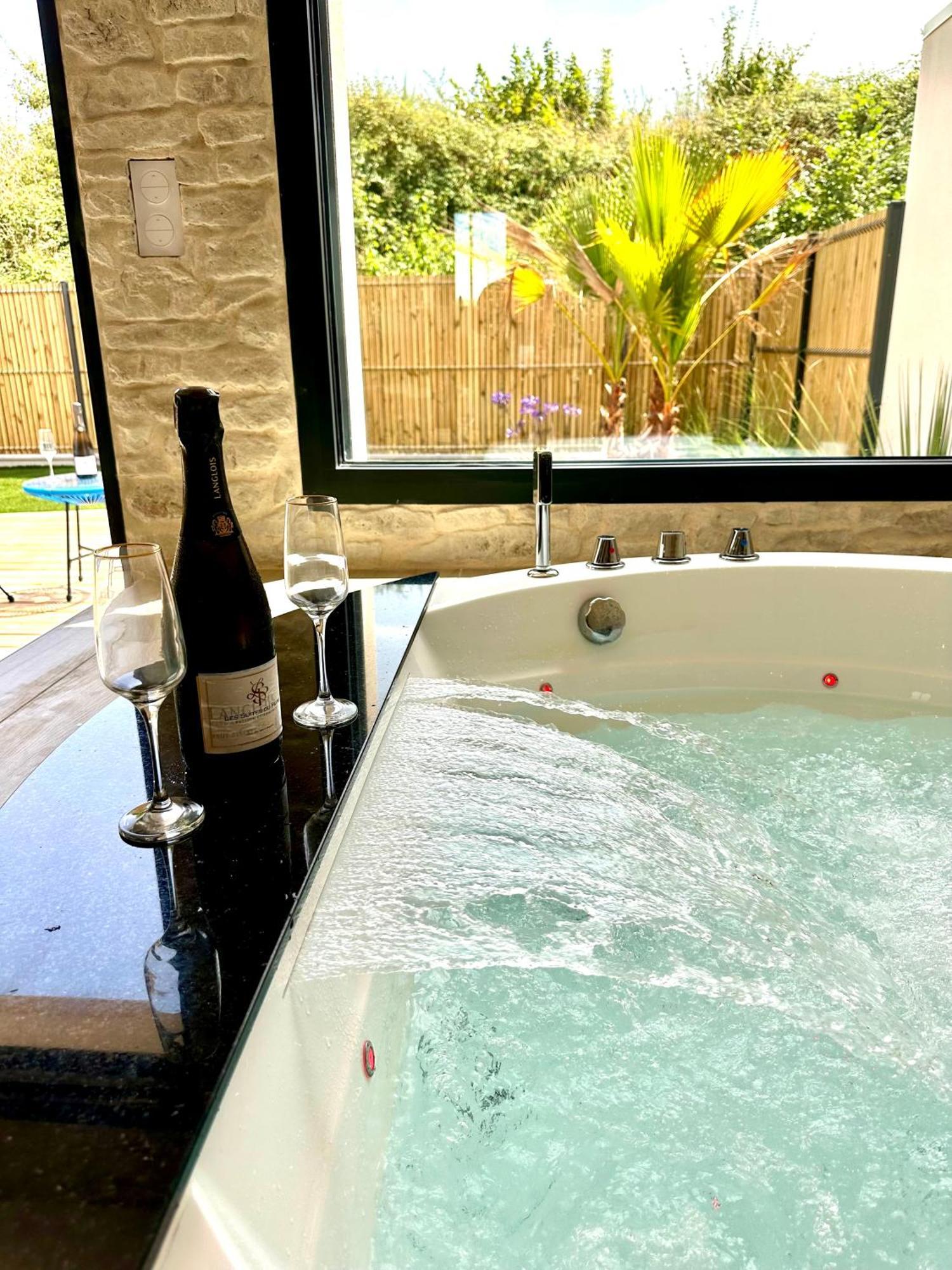 Les Suites Du Payre - Suite Romance Saint-Hilaire-de-Talmont Экстерьер фото