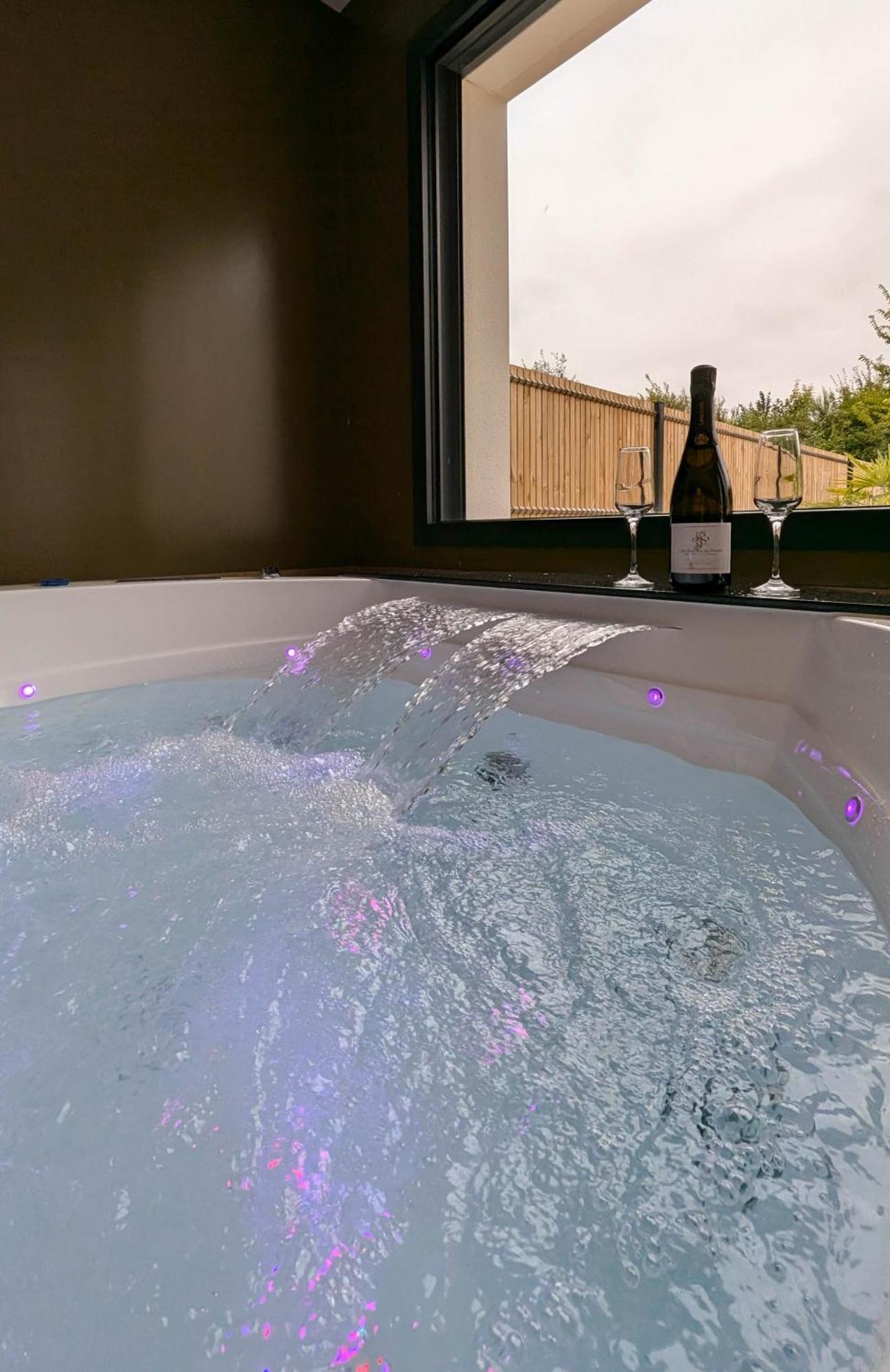 Les Suites Du Payre - Suite Romance Saint-Hilaire-de-Talmont Экстерьер фото