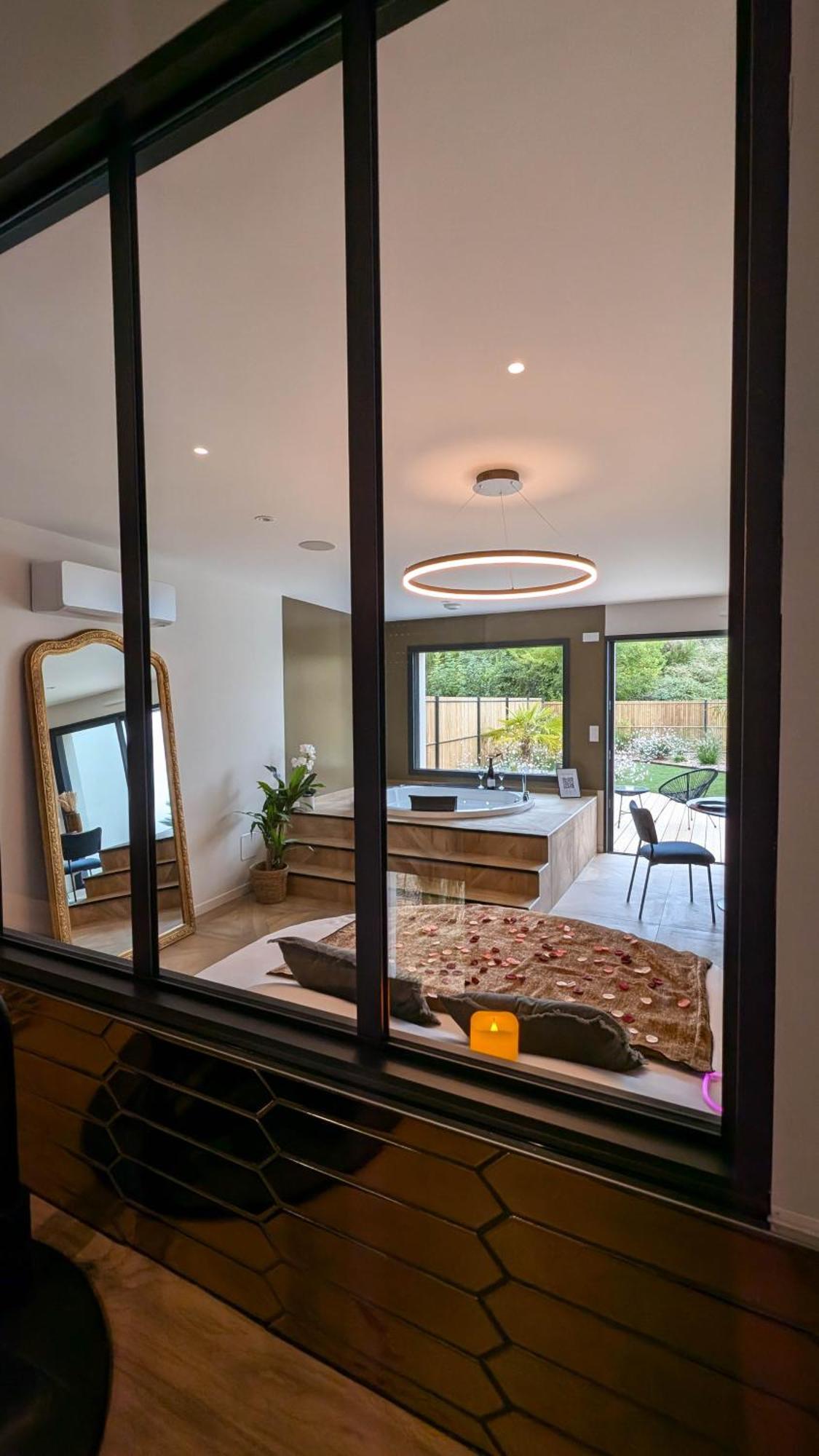 Les Suites Du Payre - Suite Romance Saint-Hilaire-de-Talmont Экстерьер фото
