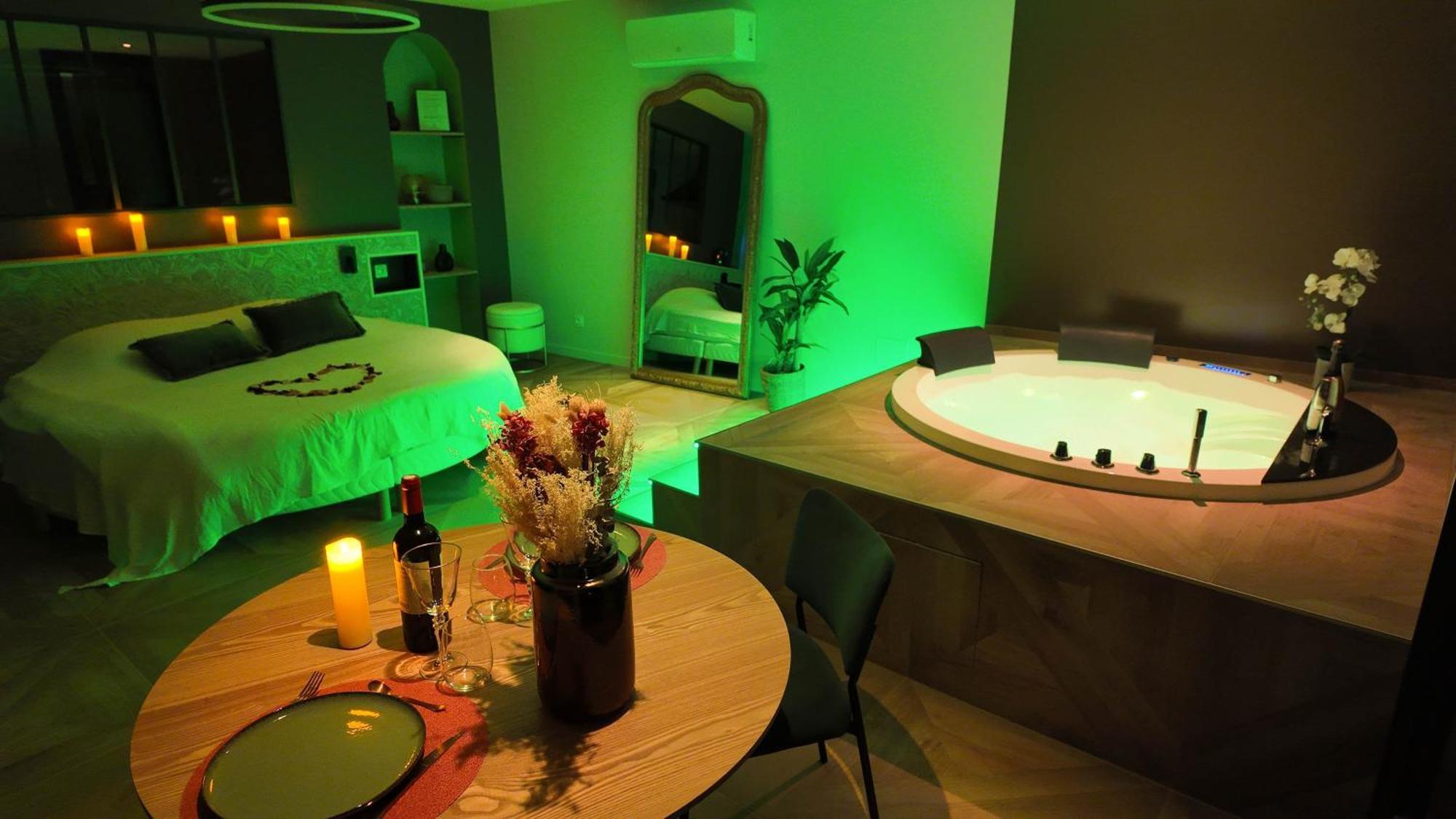 Les Suites Du Payre - Suite Romance Saint-Hilaire-de-Talmont Экстерьер фото